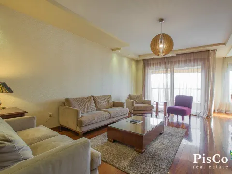 Izdavanje, trosoban stan, 140m², Centar, Podgorica - image 1