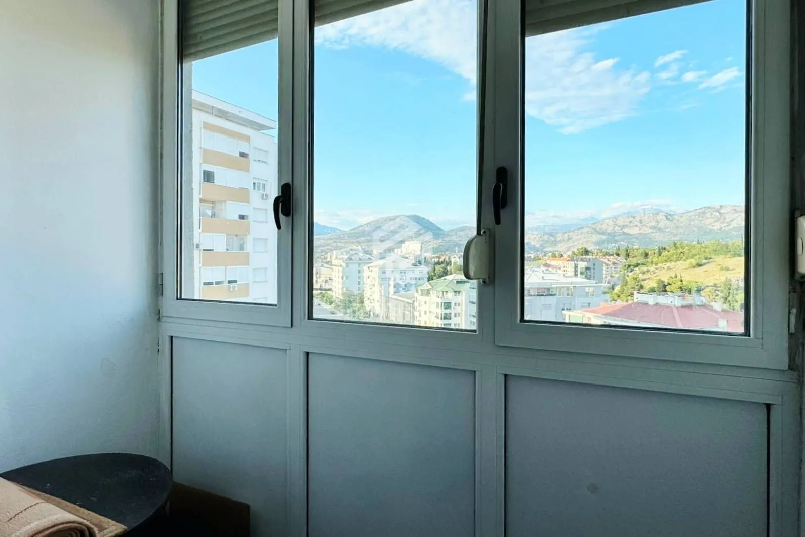 Izdavanje, dvosoban stan, 61m², Momišići, Podgorica