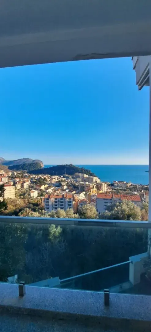 Sale, three bedroom apartment, 135m², Petrovac, Budva