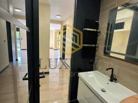 Izdavanje, trosoban stan, 111m², Zagorič, Podgorica - image 4