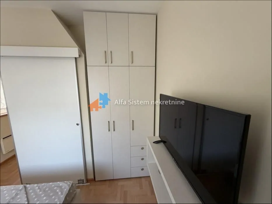 Izdavanje, dvosoban stan, 54m², Kalenić Pijaca, Vračar Sve Podlokacije