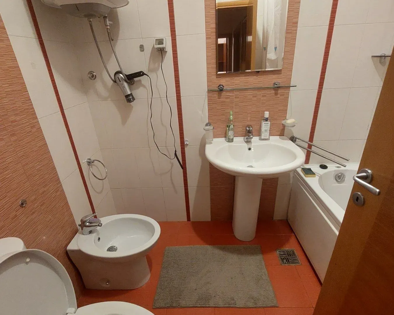 Izdavanje, trosoban stan, 105m², Preko Morače, Podgorica