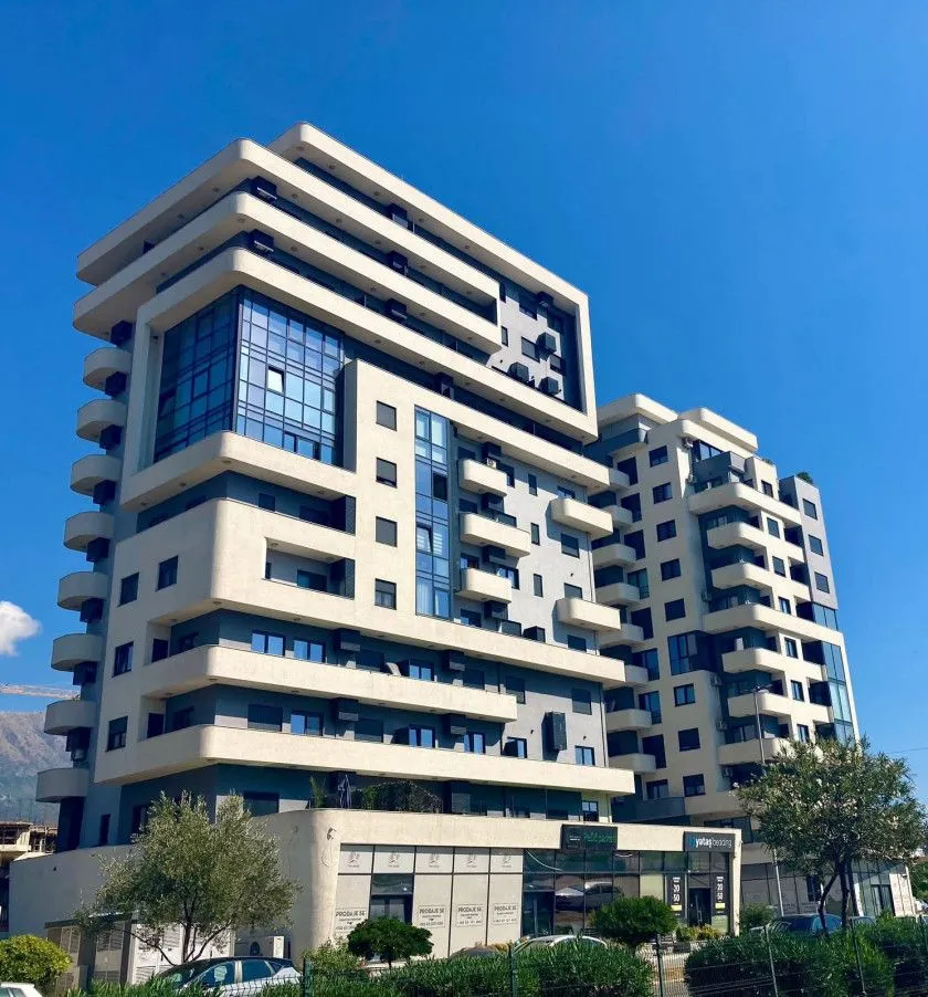 Prodaja, jednosoban stan, 92m², Centar, Bar