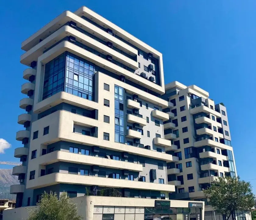 Prodaja, jednosoban stan, 92m², Centar, Bar