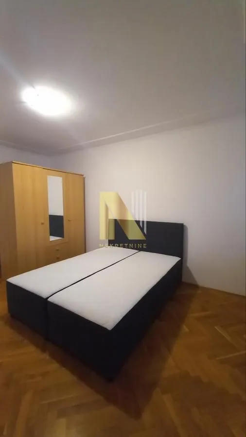 Izdavanje, dvosoban stan, 63m², Centar, Novi Sad