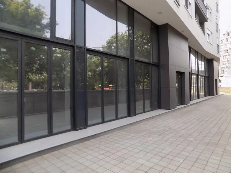 Izdavanje, poslovni prostor, 236m², Paraćin, Srbija