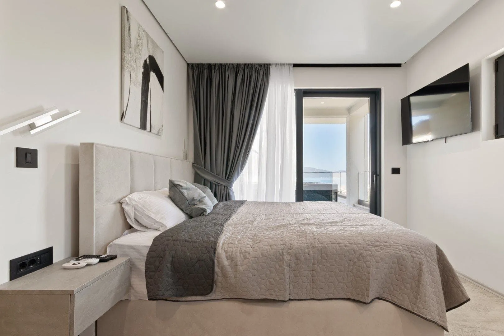 Izdavanje, kuća, 400m², Kotor, Crna Gora