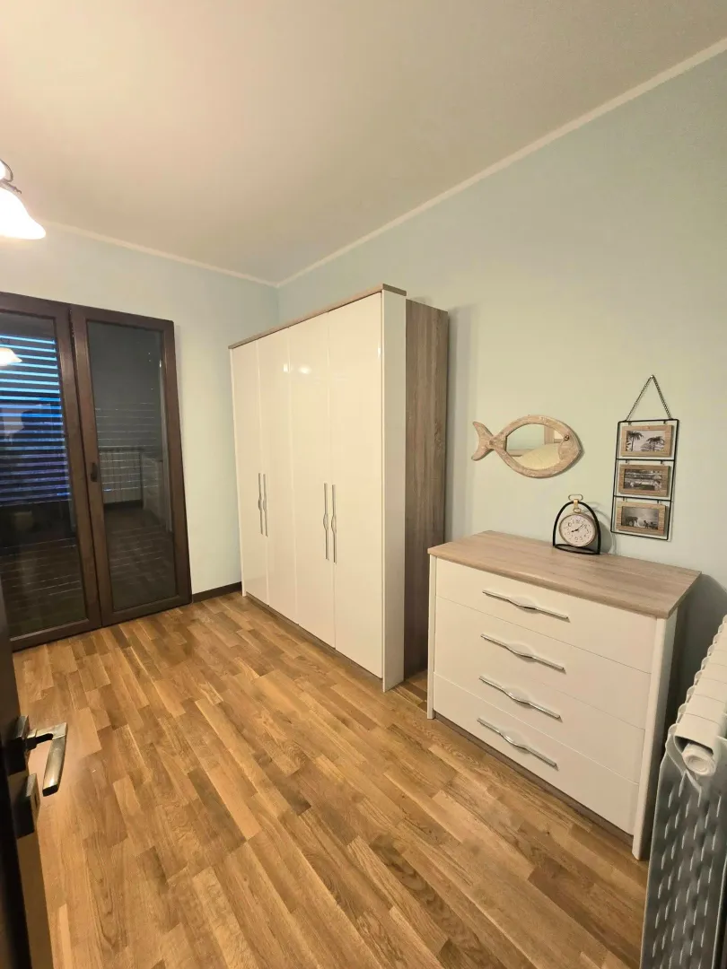 Izdavanje, dvosoban stan, 70m², Luštica, Tivat