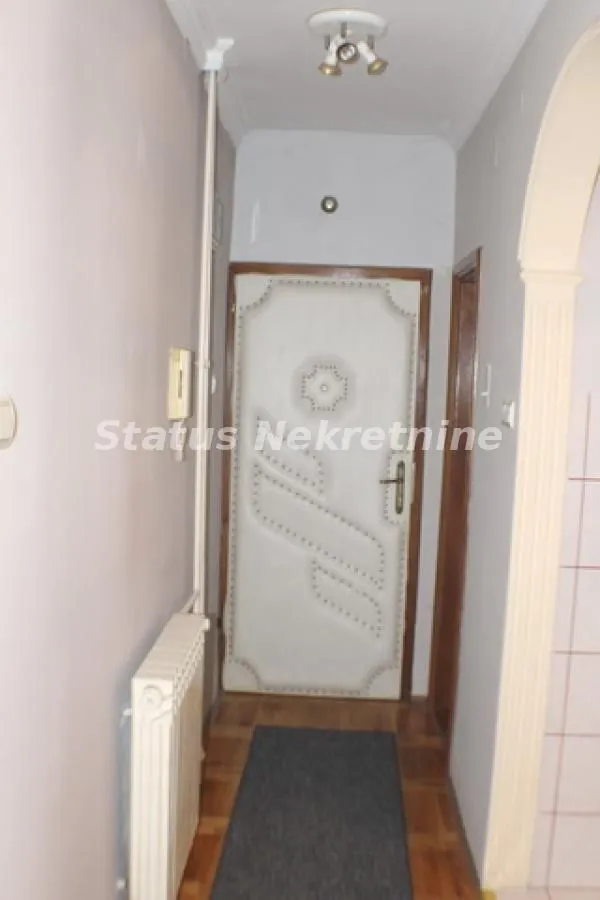 Izdavanje, jednosoban stan, 34m², Centar, Novi Sad