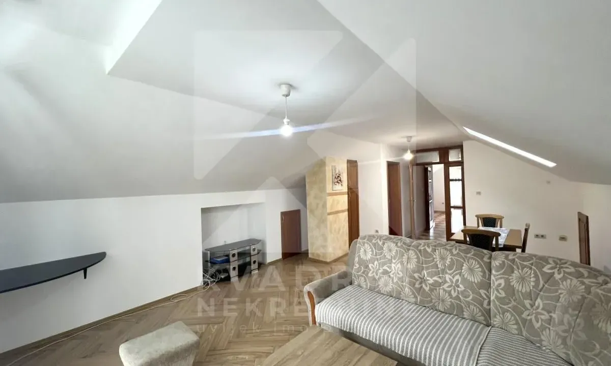 Izdavanje, dvosoban stan, 70m², Dalmatinska ulica, Podgorica