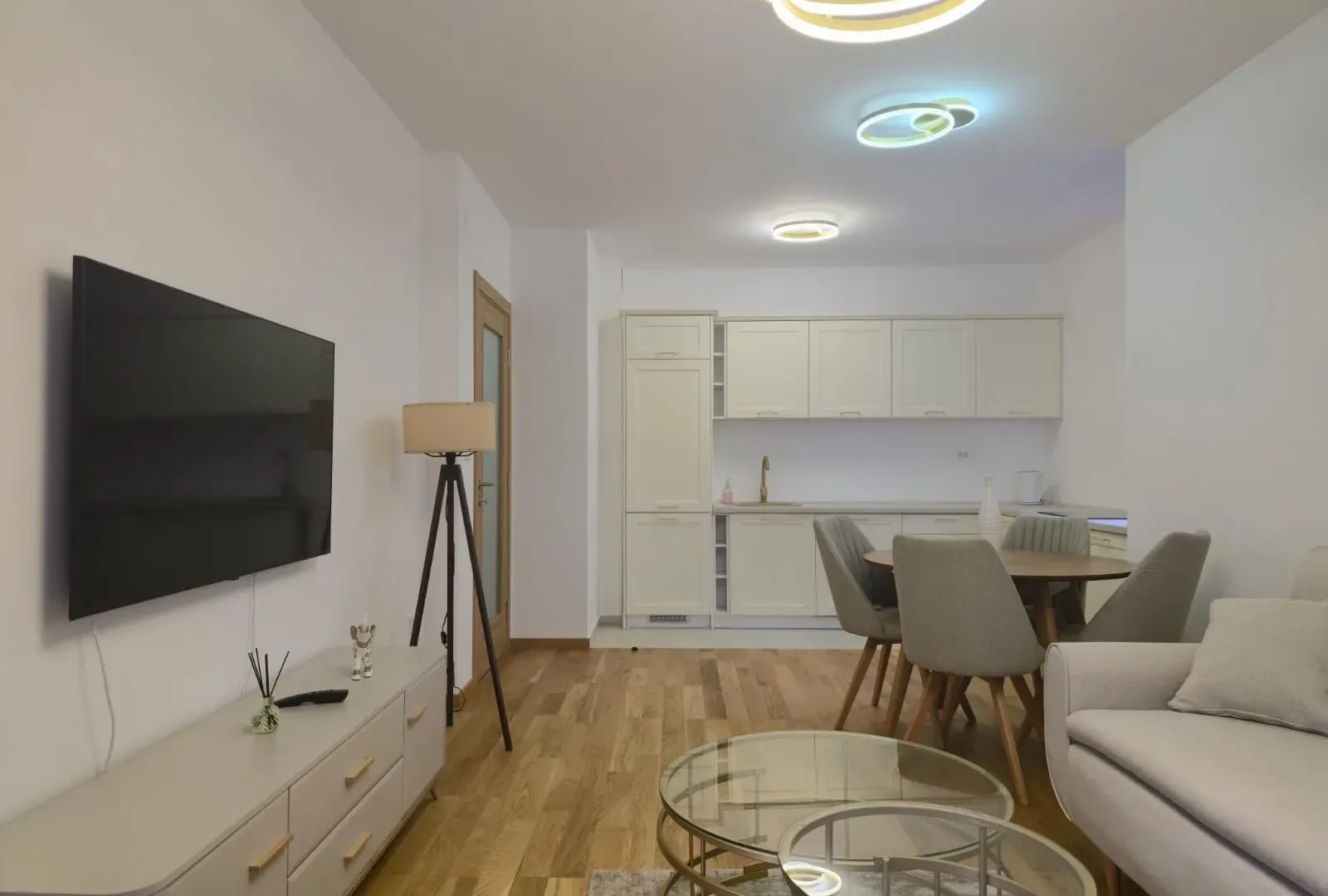 Izdavanje, jednosoban stan, 47m², City Kvart, Podgorica