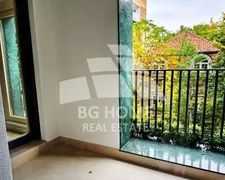 Izdavanje, četvorosoban stan, 122m², Vračar Centar, Vračar Sve Podlokacije - image 8