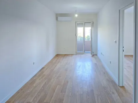 Izdavanje, jednosoban stan, 40m², Central Point, Podgorica - image 7