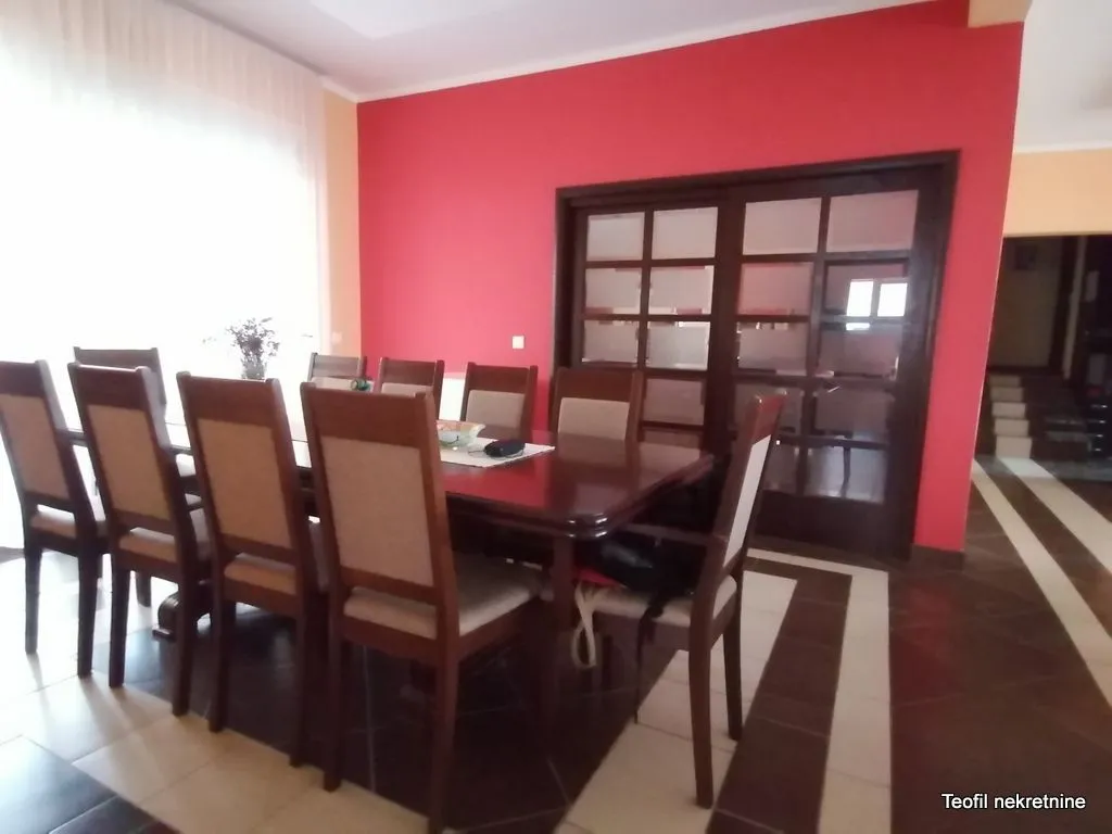 Prodaja, kuća, 256m², Surčin, Beograd