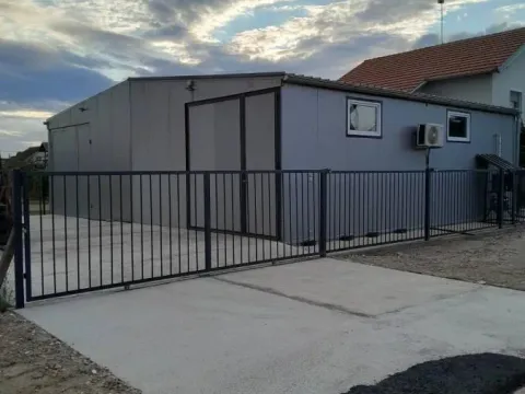 Izdavanje, poslovni prostor, 60m², Veternik, Novi Sad Sve Podlokacije