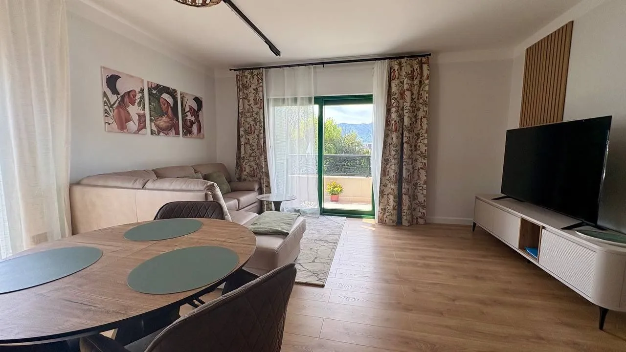 Izdavanje, dvosoban stan, 100m², Donja Lastva, Tivat
