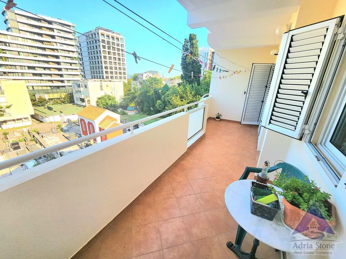 Prodaja, trosoban stan, 83m², Gospoština, Budva