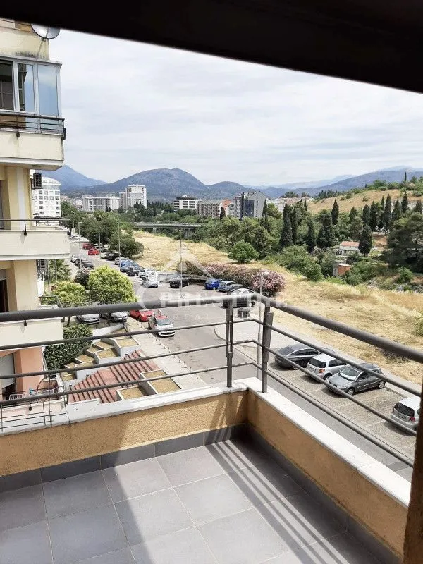 Prodaja, dvosoban stan, 72m², Preko Morače, Podgorica