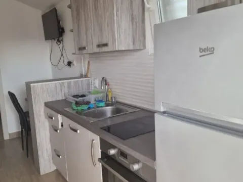 Izdavanje, jednosoban stan, 25m², Kalimanj, Tivat - image 9