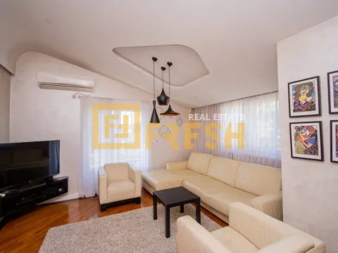 Izdavanje, kuća, 320m², Gornja Gorica, Podgorica - image 16