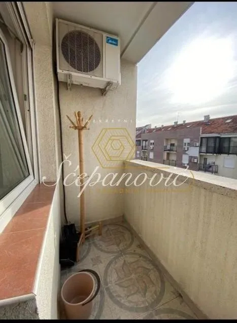 Prodaja, dvosoban stan, 51m², Bulevar Oslobodjenja, Novi Sad Sve Podlokacije