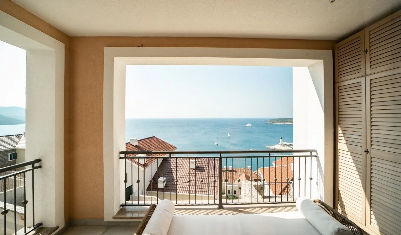 Prodaja, jednosoban stan, 77m², Luštica Bay, Tivat
