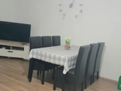 Izdavanje, dvosoban stan, 100m², Šušanj, Bar - image 2