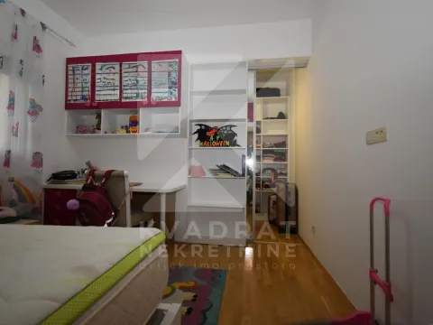 Rent, three bedroom apartment, 95m², Blok 9, Podgorica - image 10