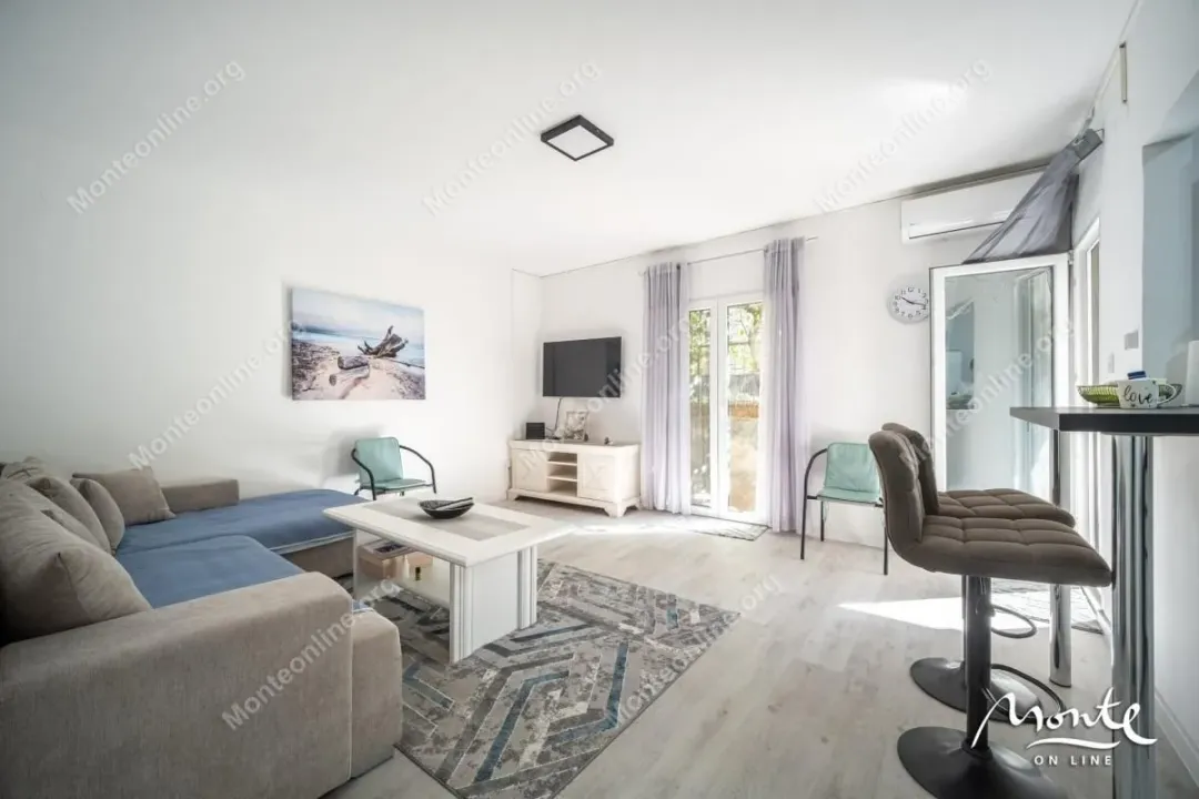 Prodaja, jednosoban stan, 48m², Dobrota, Kotor