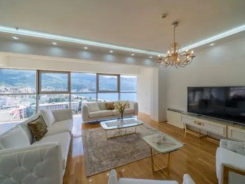 Rent, three bedroom apartment, 150m², Bečići, Budva - image 10