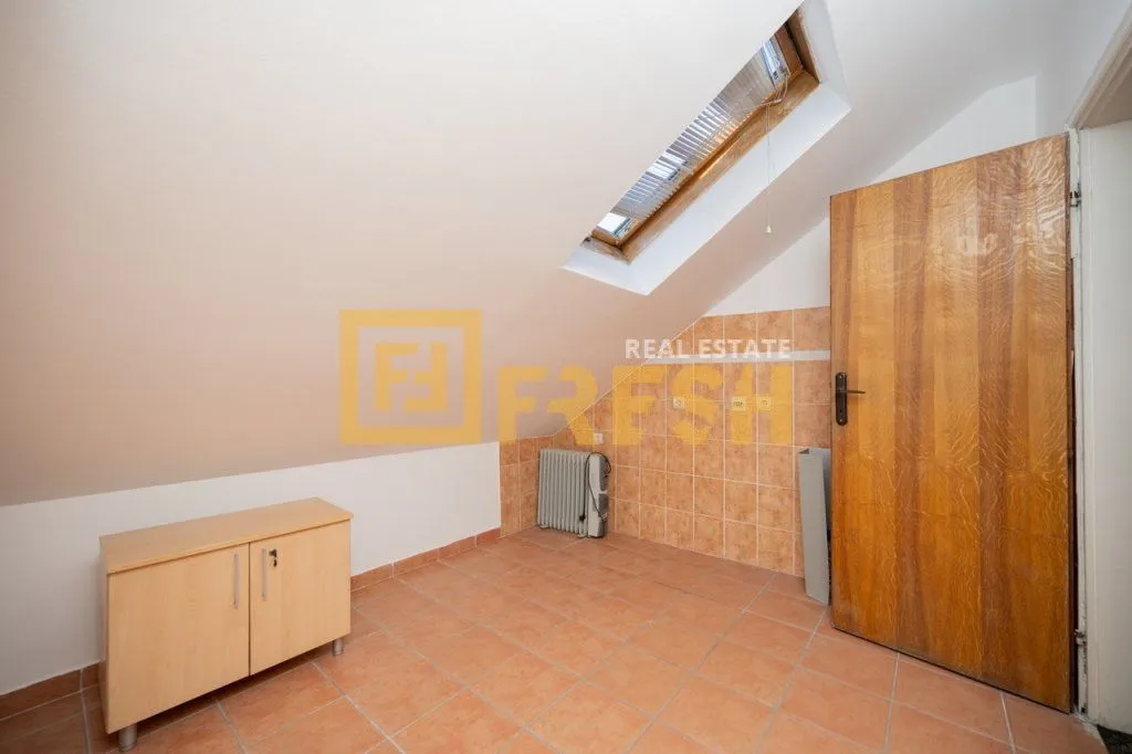 Rent, office space, 1000m², Centar, Podgorica
