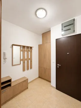 Rent, one bedroom apartment, 52m², City Kvart, Podgorica - image 7