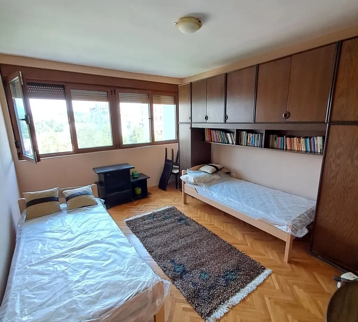 Izdavanje, dvosoban stan, 65m², Pejton, Podgorica