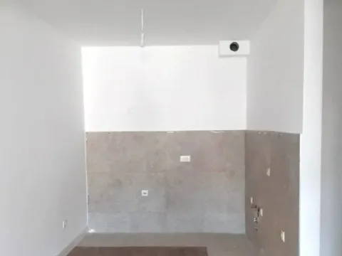 Izdavanje, dvosoban stan, 70m², Preko Morače, Podgorica - image 3