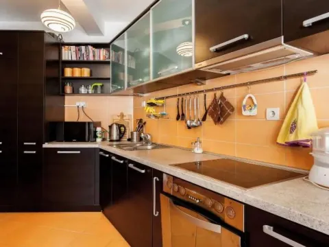 Sale, two bedroom apartment, 91m², Petrovac, Budva - image 2