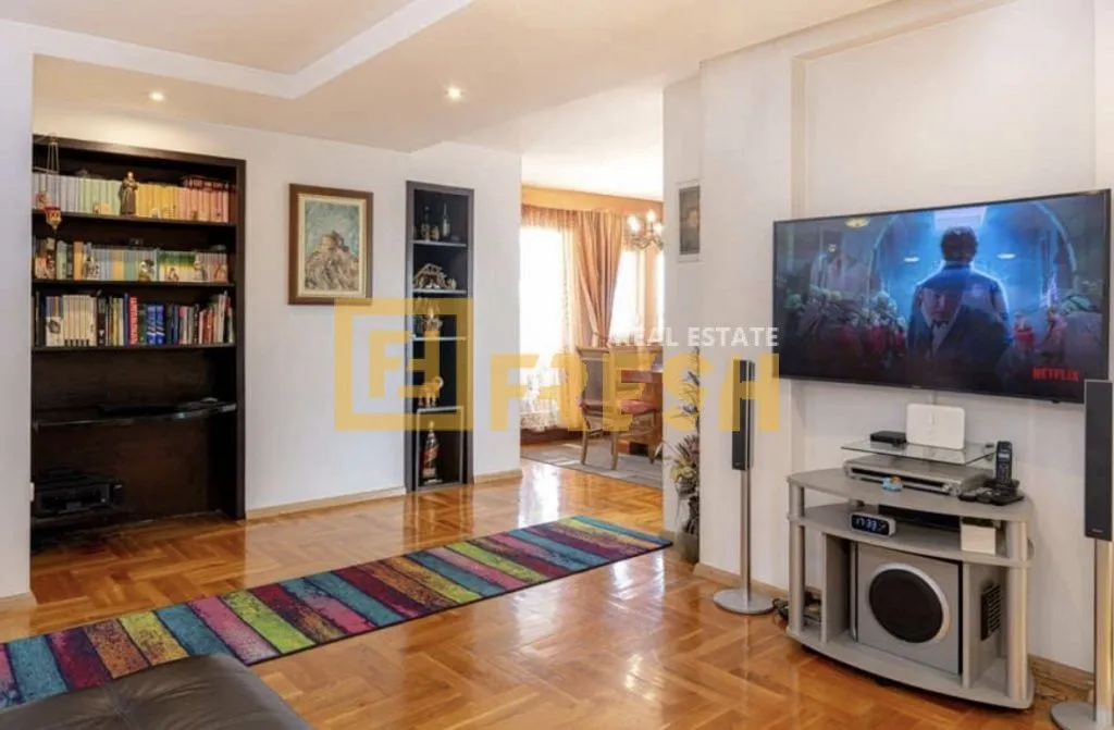 Prodaja, trosoban stan, 184m², Blok 6, Podgorica