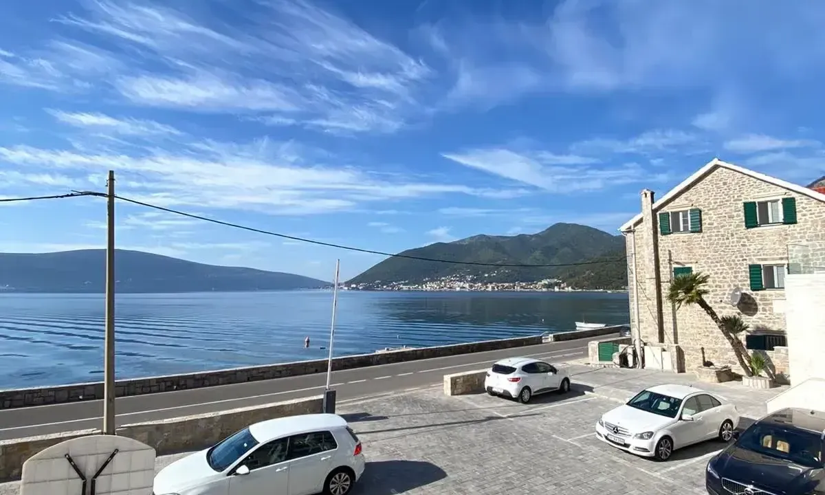Sale, apartment, 97m², Tivat, Crna Gora