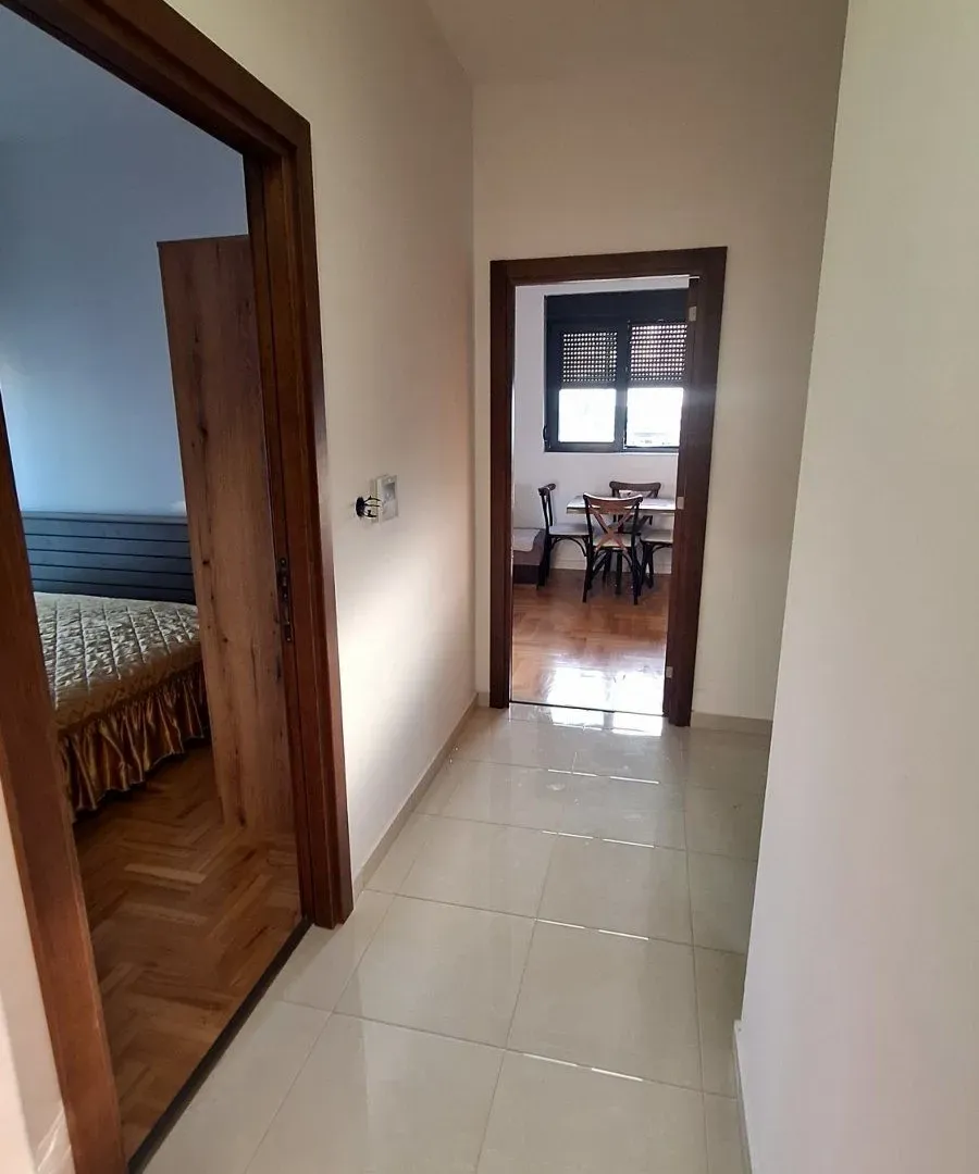 Izdavanje, dvosoban stan, 60m², Zabjelo, Podgorica