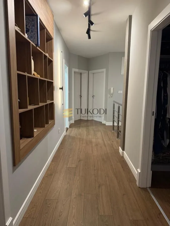 Prodaja, stan, 146m², Rotkvarija, Novi Sad Sve Podlokacije