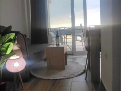 Izdavanje, garsonjera, 40m², Kalimanj, Tivat - image 3