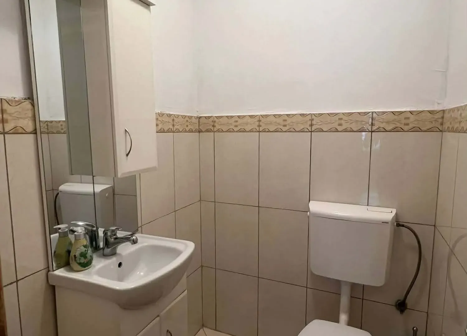 Izdavanje, jednosoban stan, 75m², Centar, Tivat