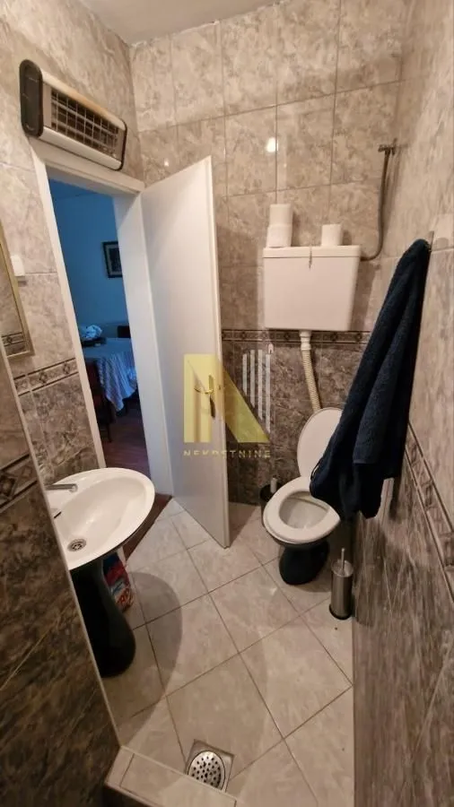 Prodaja, kuća, 300m², Ledinci, Petrovaradin