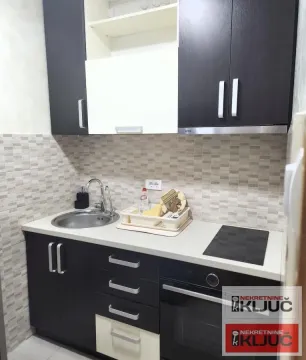 Izdavanje, četvorosoban stan, 102m², Bulevar patrijarha Pavla, Novi Sad Sve Podlokacije - image 7