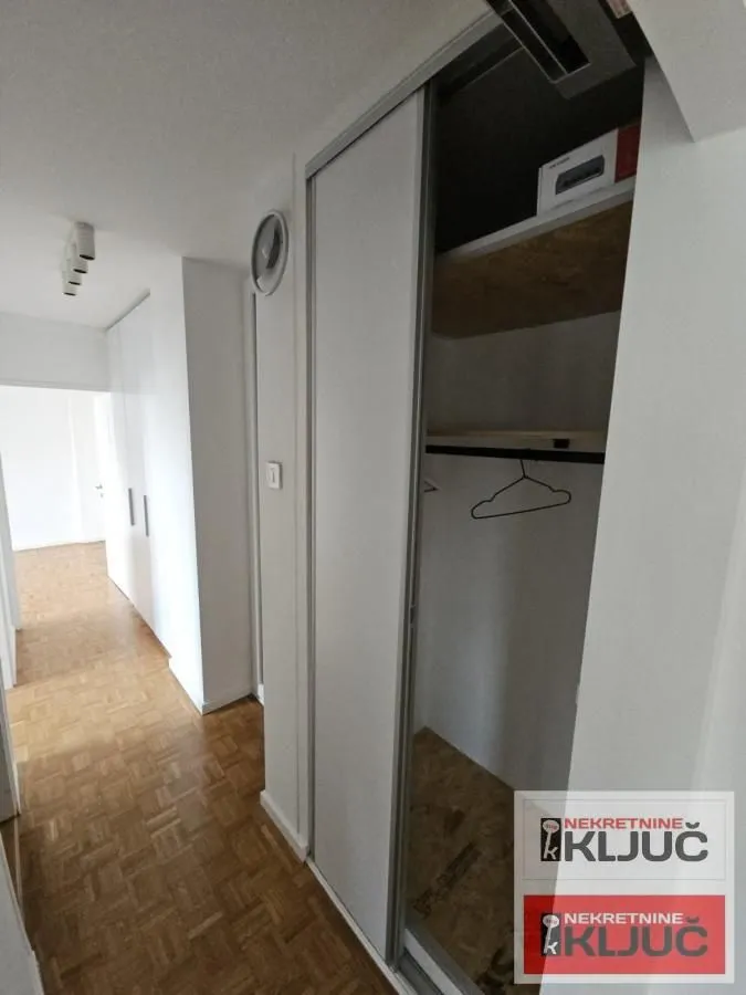 Prodaja, trosoban stan, 75m², Socijalno, Novi Sad Sve Podlokacije