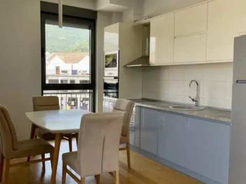 Izdavanje, dvosoban stan, 77m², Tivat, Crna Gora - image 13