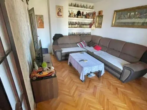 Stan in Stari Aerodrom