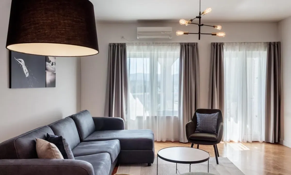 Izdavanje, stan, 70m², Centar, Tivat