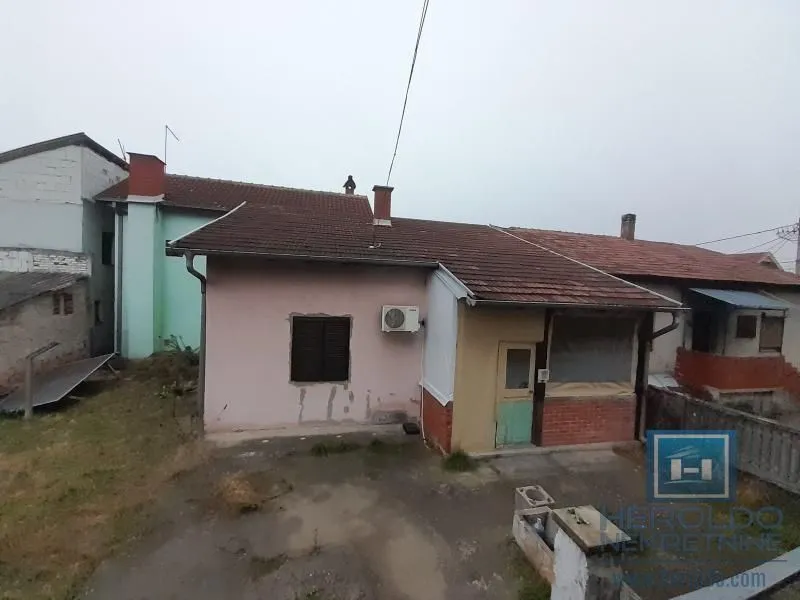 Prodaja, kuća, 310m², Tavrića obori, Jagodina