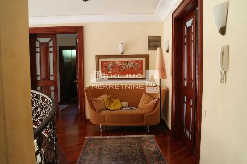 Sale, house, 600m², Savski Venac, Beograd