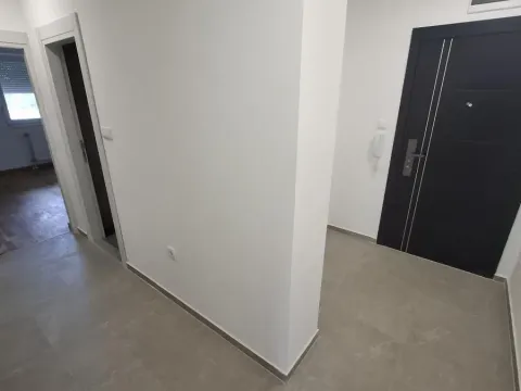 Izdavanje, trosoban stan, 75m², Petrovaradin, Novi Sad - image 14